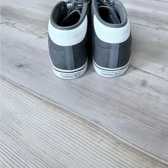 Gray High-Top Sneakers skate shoes - Picture 5 of 6